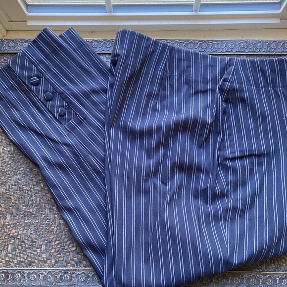 Chico’s Ankle Pant - Picture 1 of 8